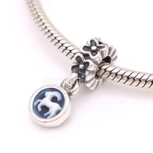 RARE Authentic PANDORA Retired Capricorn Agate Cameo Dangle